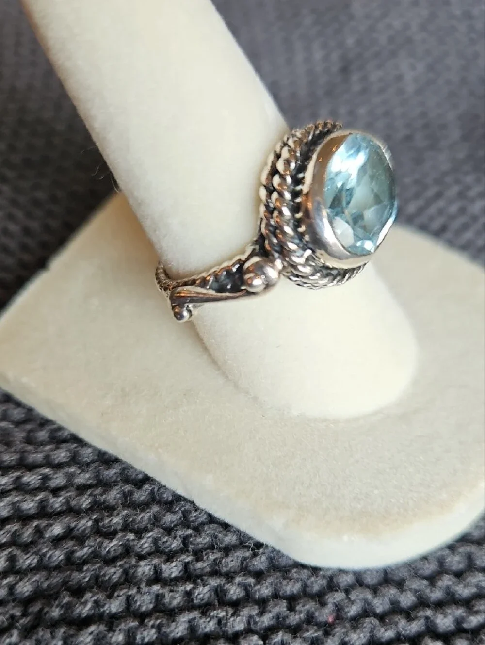 Silpada 9.25 Sterling Silver Blue Topaz Oval Ring - Elegant Rope Accent Size 7